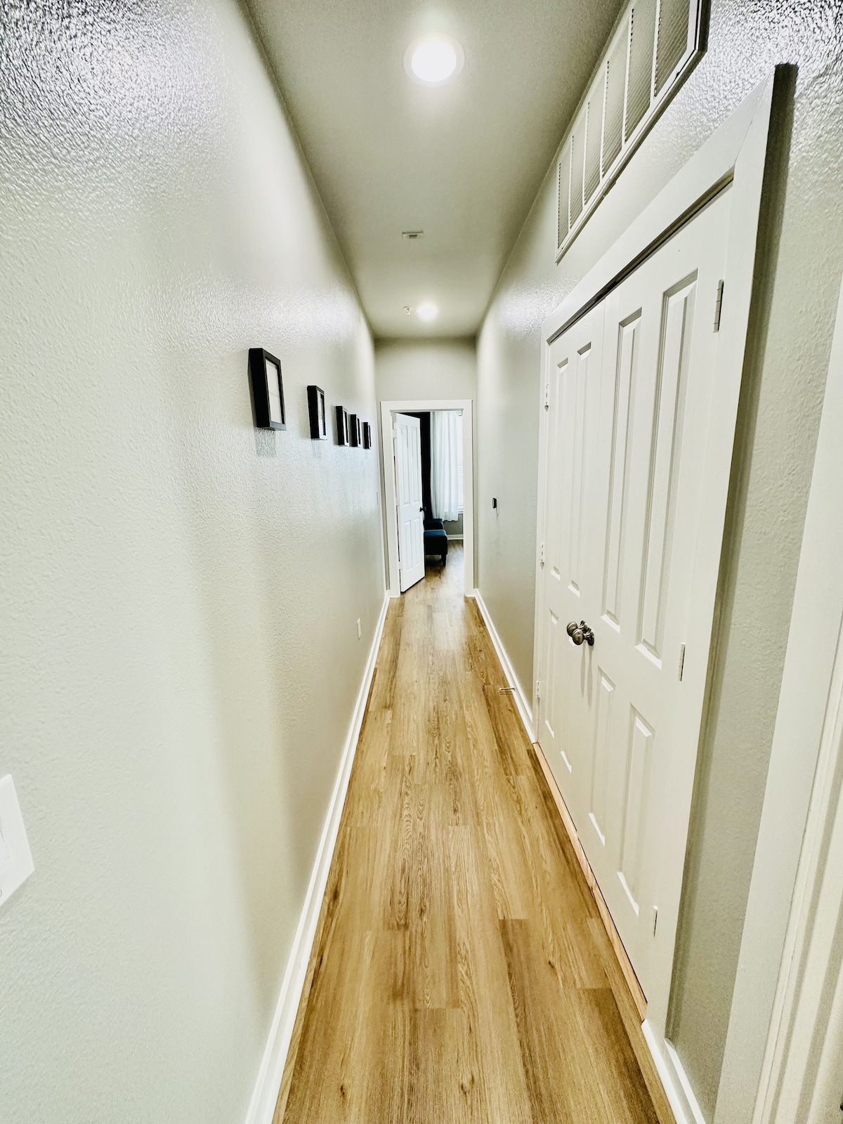 Photo 17 of Located in the heart of Houston! Easy access to freeways, sports arenas, & more!