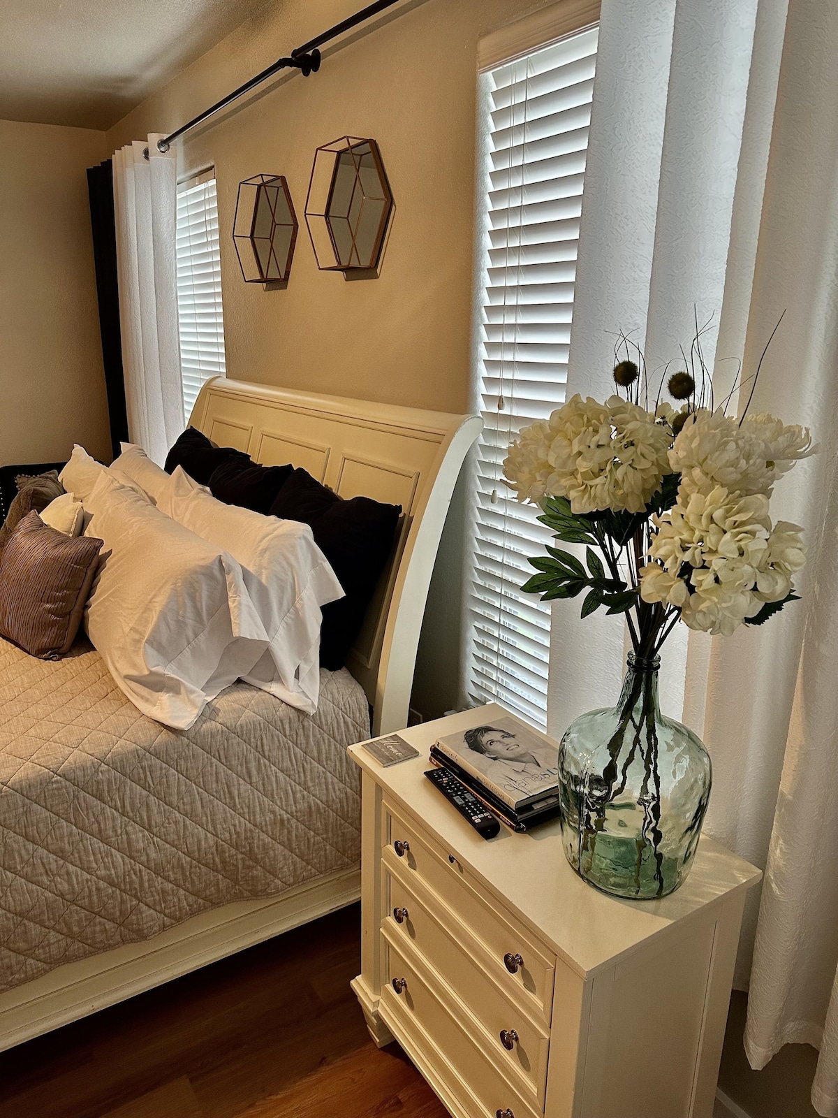 Photo 26 of Located in the heart of Houston! Easy access to freeways, sports arenas, & more!