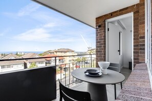Outdoor dining - Kahlo Bondi 2 BR - Apt #8 (Waverley)