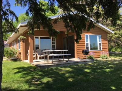 Cabin 9 Lakefront Family Resort