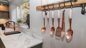 3 quartos, individualmente decorados, individualmente mobiliados