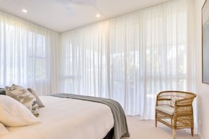 Individually decorated, individually furnished, free WiFi, bed sheets - Escape Villas Port Douglas (Port Douglas)