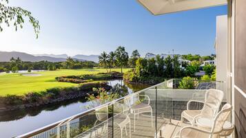 Villa, 4 Bedrooms, Lagoon View | Golf view