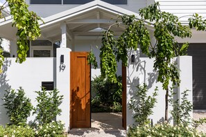 Villa, 3 Bedrooms, Lagoon View | Garden view - Escape Villas Port Douglas (Port Douglas)