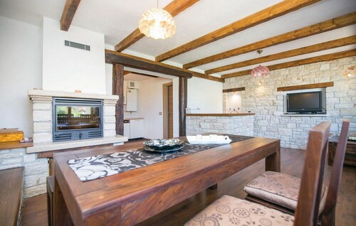 Belle maison de 5 chambres à Pula