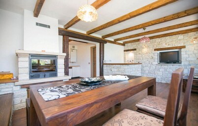 5 bedroom beautiful home in Pula