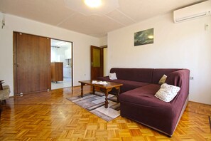 TV - Holiday apartment with air conditioning (Banjole)