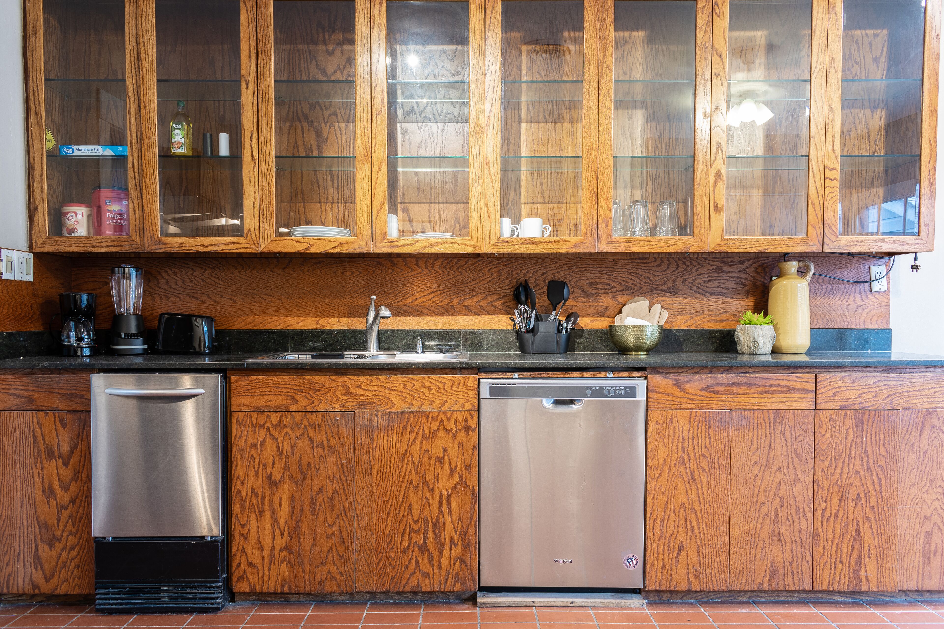 Your Montrose Gem! Sleeps 56\/22BR\/9.5BA\/14PA ??????????