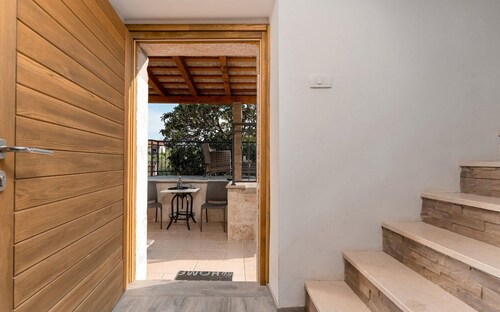 2 bedroom amazing home in Porec