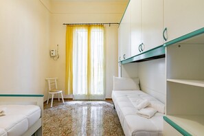 2 soverom, strykejern/-brett, internettilgang og sengetøy