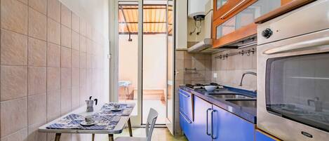 Four, plaque de cuisson