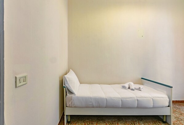2 habitaciones, tabla de planchar con plancha, internet y ropa de cama 