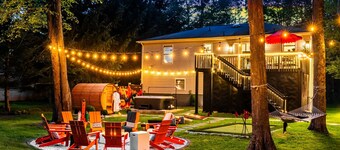 Poconos Luxury • Sauna • Outdoor Movie • Hot Tub • Bowling • Mini Golf