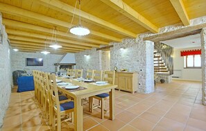 Dining - Pet friendly home in Vizinada with WiFi (Vizinada)
