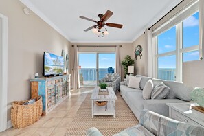 Tv, dvd-spelare och bordsfotboll