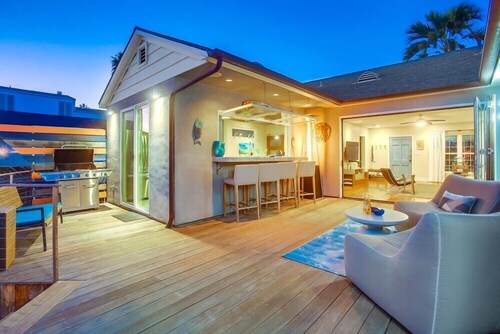 Amazing Beach House! 2 Yards w/ Hot Tub + Fire Pit