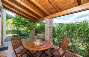 Outdoor dining - Gorgeous home in Buzet with WiFi (Buzet)