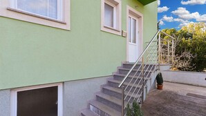 Uklassifisert bilde, 3 av 16, knapp