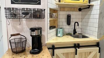 Fridge, microwave, dishwasher, coffee/tea maker