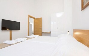 1 bedroom, iron/ironing board, travel crib, free WiFi - 1 bedroom amazing home in Vodnjan (Vodnjan)