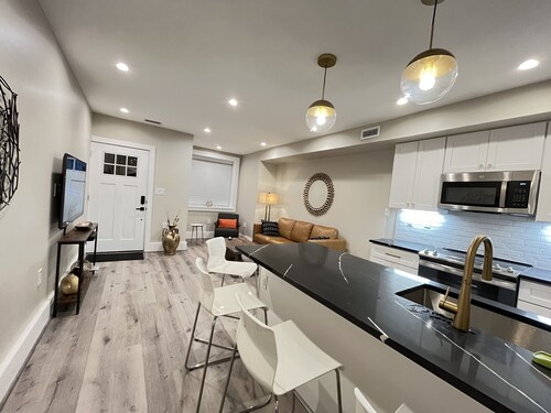 2-BR apartment in historic Capitol Hill, prime location in Washington DC