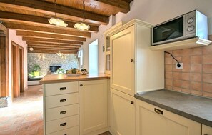 Fridge, oven, stovetop, dishwasher - 2 bedroom stunning home in Buzet (Buzet)