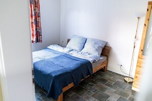 2 soverom og strykejern/-brett