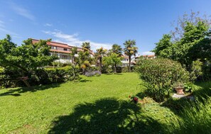 Property grounds - 2 bedroom stunning apartment in Porec (Porec)