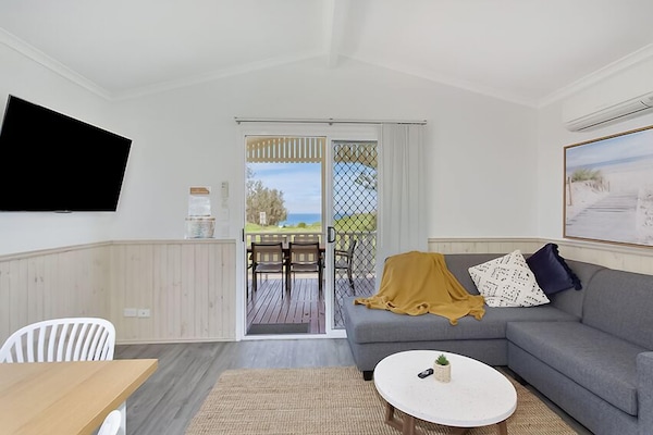 Surf Villa 2 Bedroom | Living area