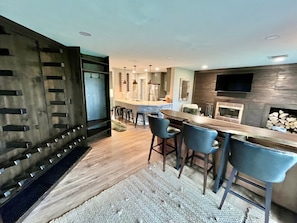 Interior - 🍁 Summit Blossom – Luxury Condo w/ Fireplace, Views & Spa-Inspired Comfort ✨ (Somerset)