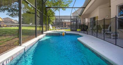 NEW LISTING at the beautiful Emerald Island