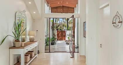 Lux Tropical Haven Mooloolaba Moonda5