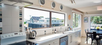 Brighton family bach - sea views, close to beach, park & shops, pet friendly!