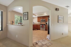 Micro-ondes, four, plaque de cuisson, lave-vaisselle