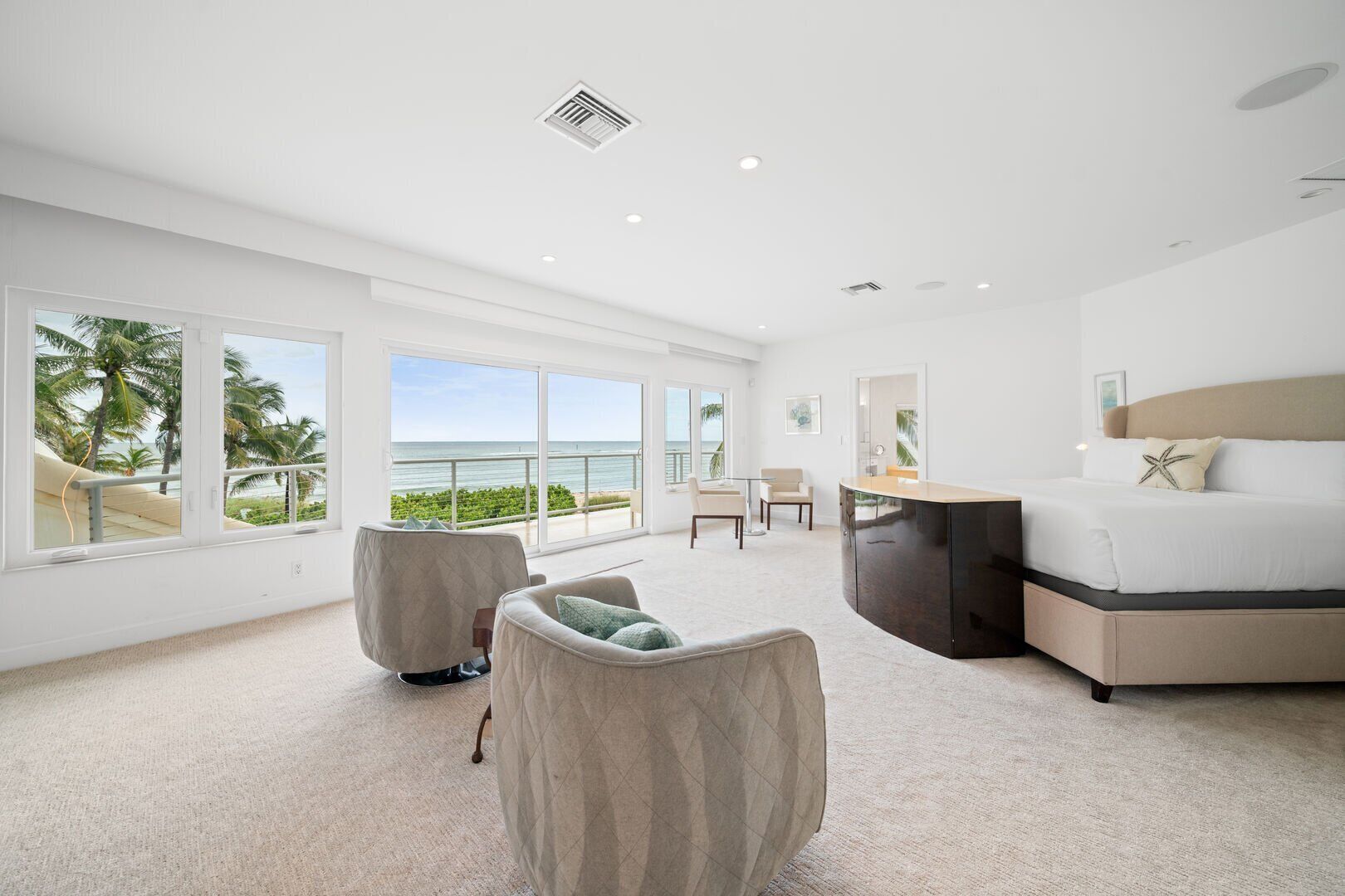 6 dormitoris, planxa i posts de planxar, wifi i roba de llit 