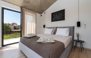 4 Schlafzimmer, Bügeleisen/Bügelbrett, Reisekinderbett, kostenloses WLAN