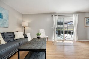 Smart TV, reproductor de DVD, libros, impresora