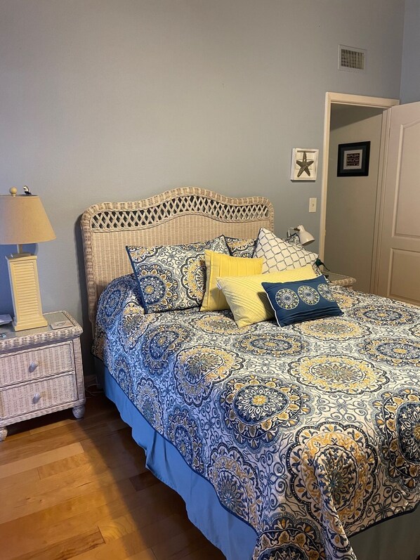 2 quartos, ferros/tábuas de passar roupa, Wi-Fi, roupa de cama