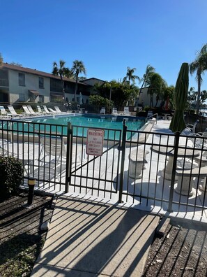 Pool - Treasure Island-Water Views!
2BR/2Bath Rental for 2 Adults-Jan to April-Flexible (Treasure Island)