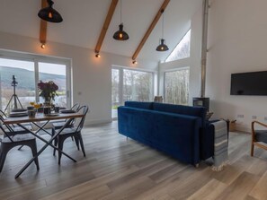 Dining - Loch View by Interhome (Drumnadrochit)
