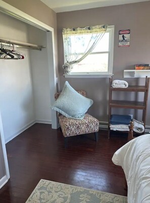 Interior - Out in Left Field Home in Country Farm setting  (Laurens)