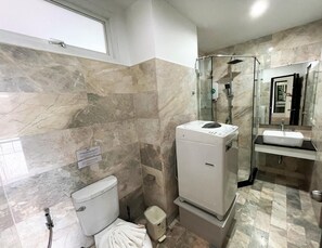 Shower, hair dryer, bidet - Nai Harn spacious studio, great amenities! (Nai Harn beach)