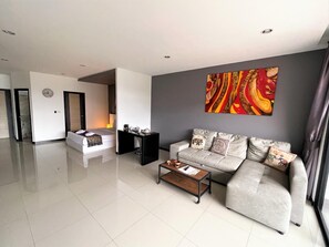 WiFi - Nai Harn spacious studio, great amenities! (Nai Harn beach)