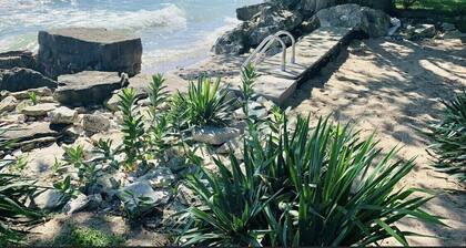 East Shore - Lake View Cottage - Pelee Island