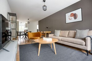 Fernseher, Stereoanlage