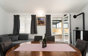 Dining - Gorgeous home in Vodnjan with sauna (Vodnjan)