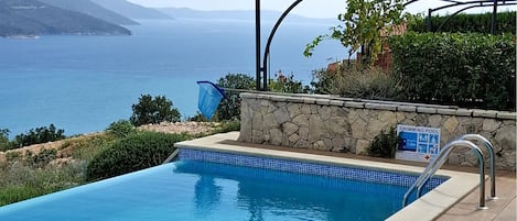 Beheizter Pool