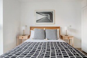 2 slaapkamers, een strijkplank/strijkijzer, wifi, beddengoed