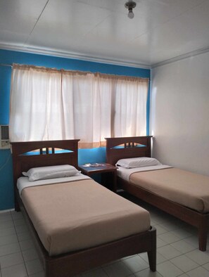 Standard Double or Twin Room, Private Bathroom, City View | Hypo-allergenic bedding, desk, laptop workspace, free WiFi - BACOLOD KING'S HOTEL (Bacolod)