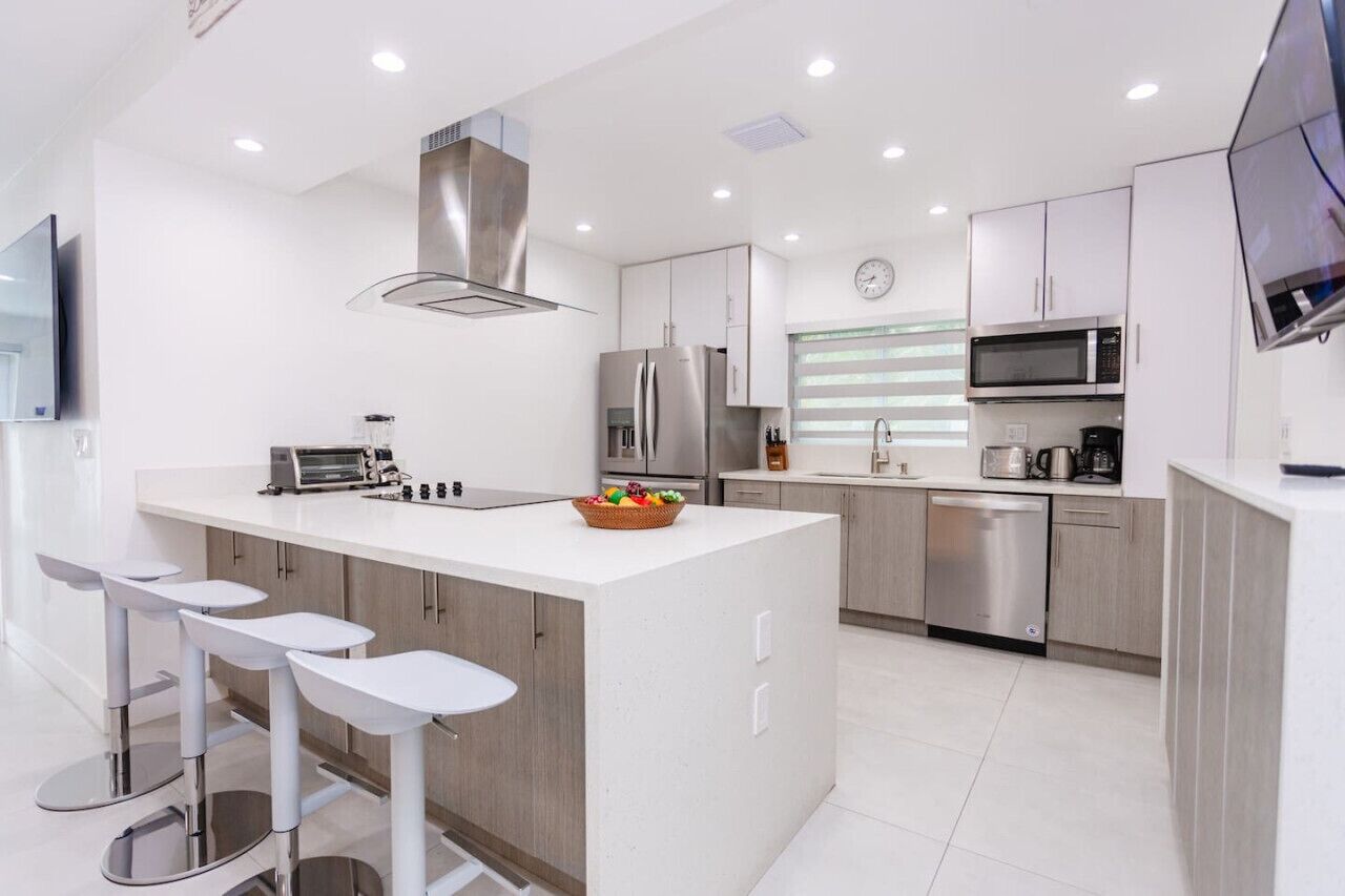 冰箱、微波炉、烤箱、炉灶